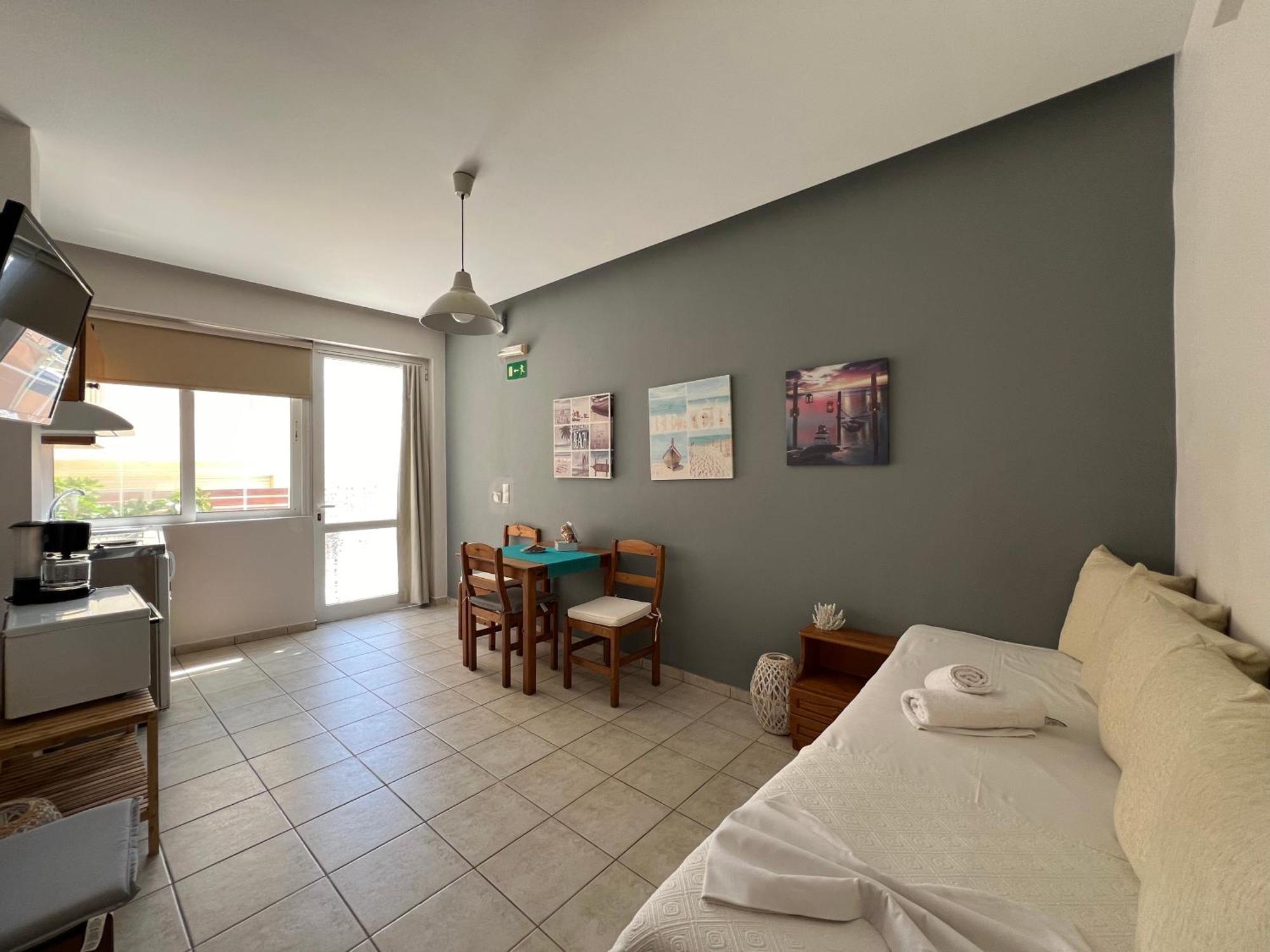 Artemis Rooms Two Steps By The Sea Platanés المظهر الخارجي الصورة