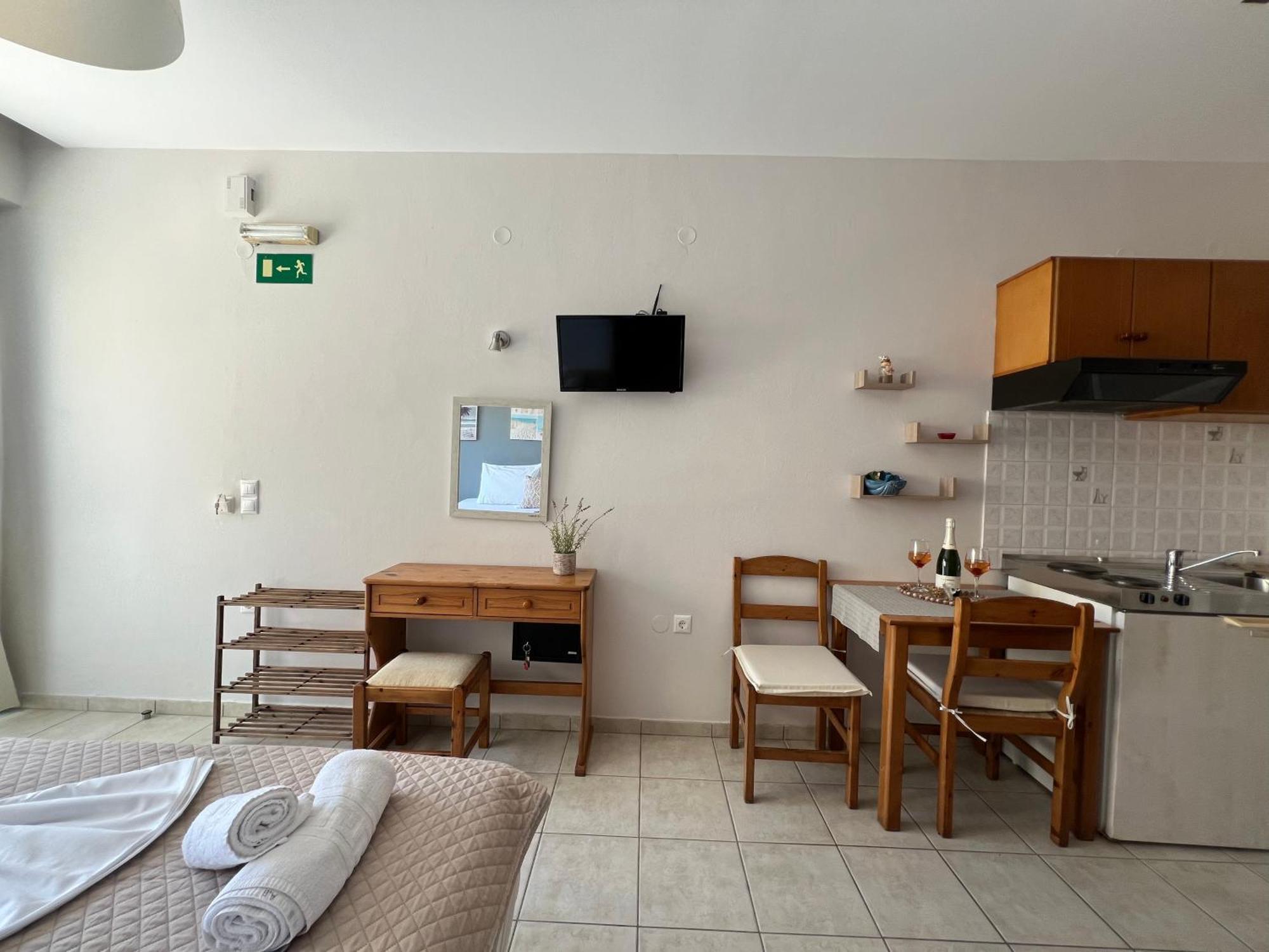 Artemis Rooms Two Steps By The Sea Platanés المظهر الخارجي الصورة