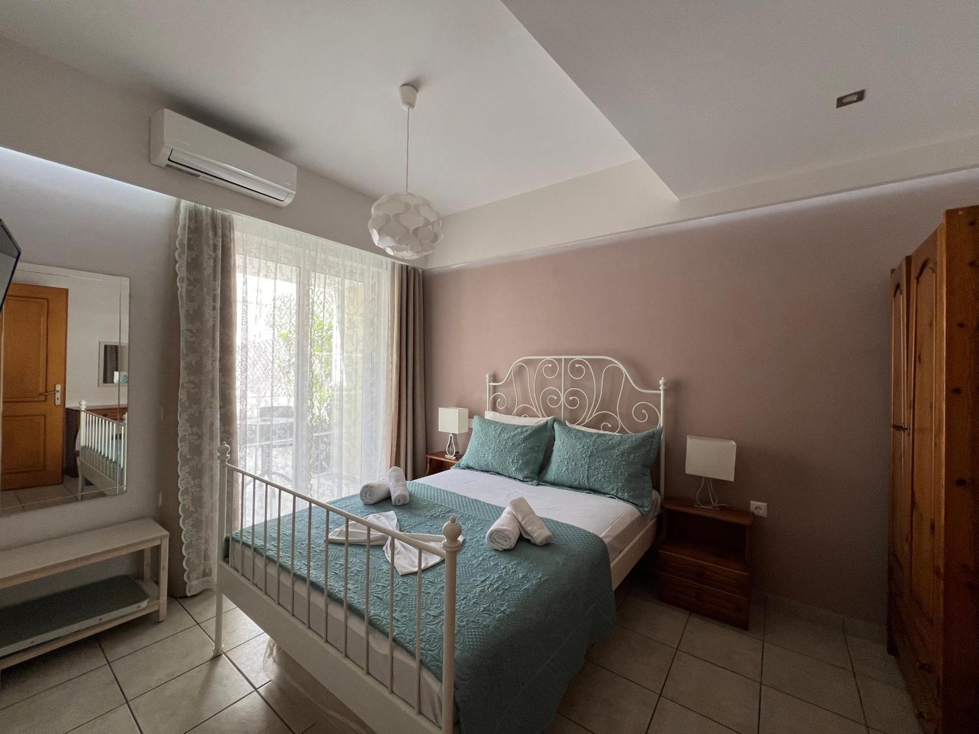 Artemis Rooms Two Steps By The Sea Platanés المظهر الخارجي الصورة