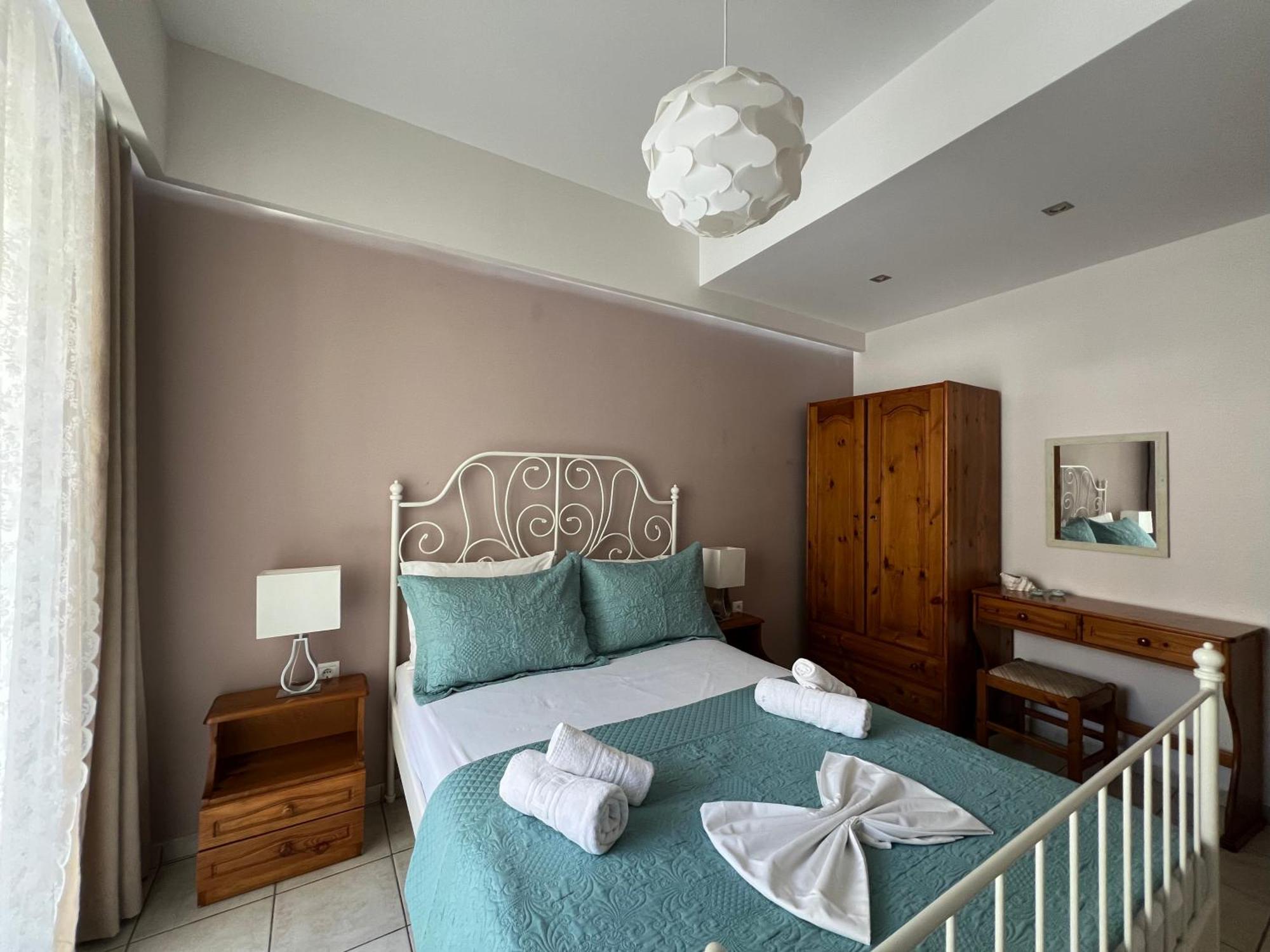 Artemis Rooms Two Steps By The Sea Platanés المظهر الخارجي الصورة