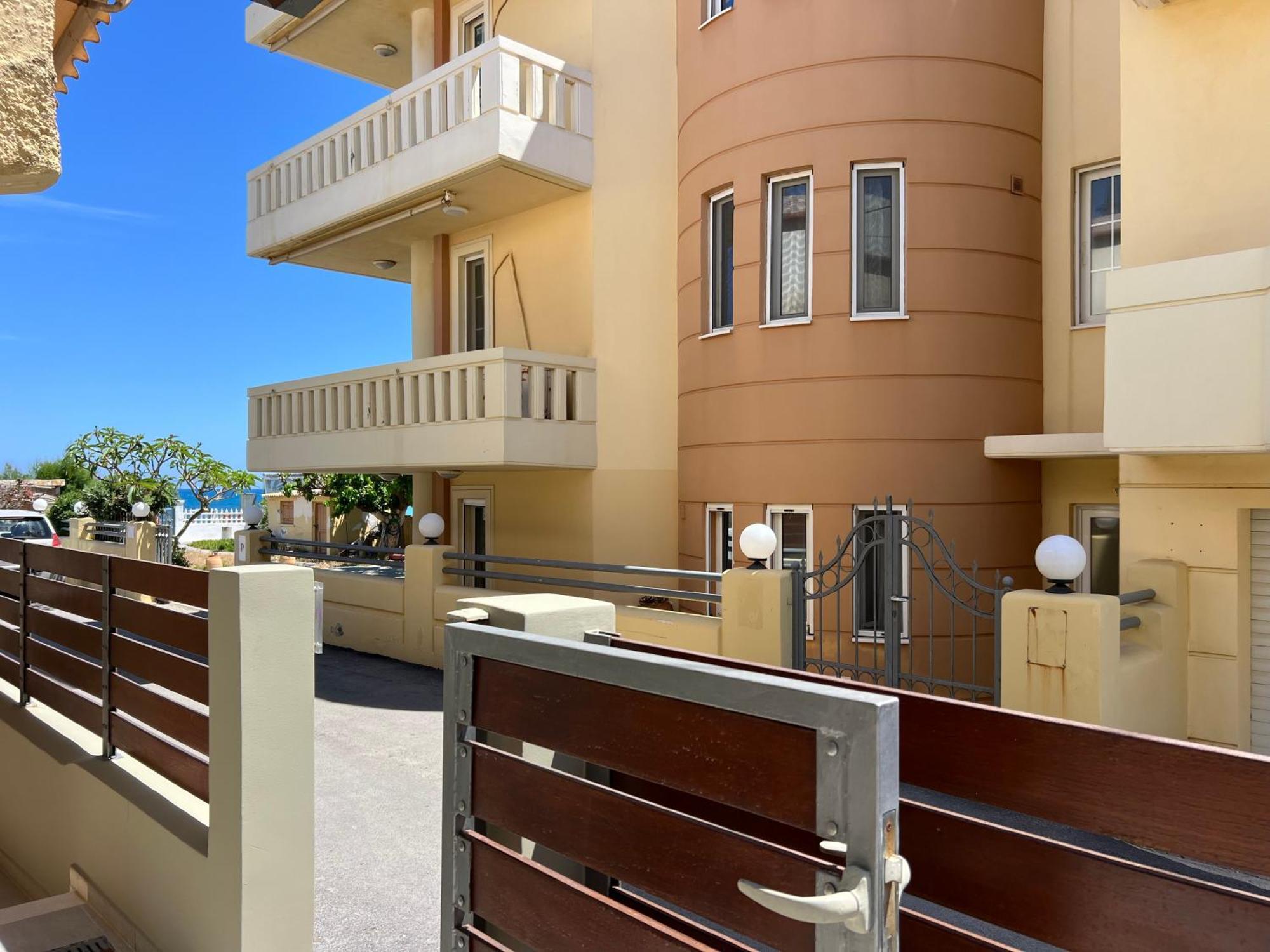 Artemis Rooms Two Steps By The Sea Platanés المظهر الخارجي الصورة