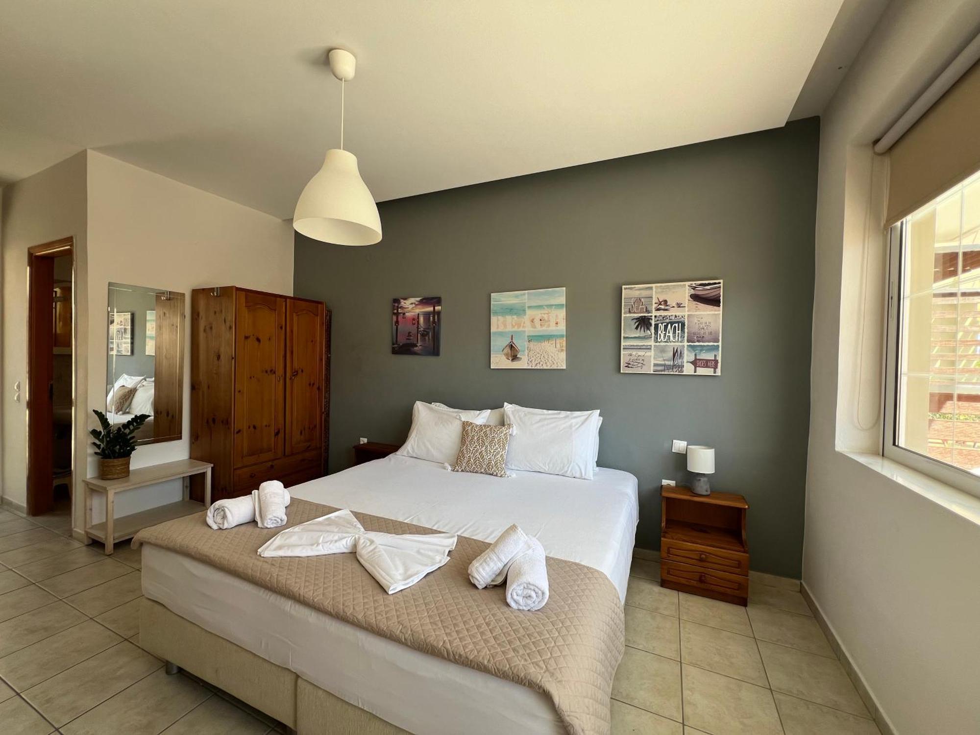 Artemis Rooms Two Steps By The Sea Platanés المظهر الخارجي الصورة