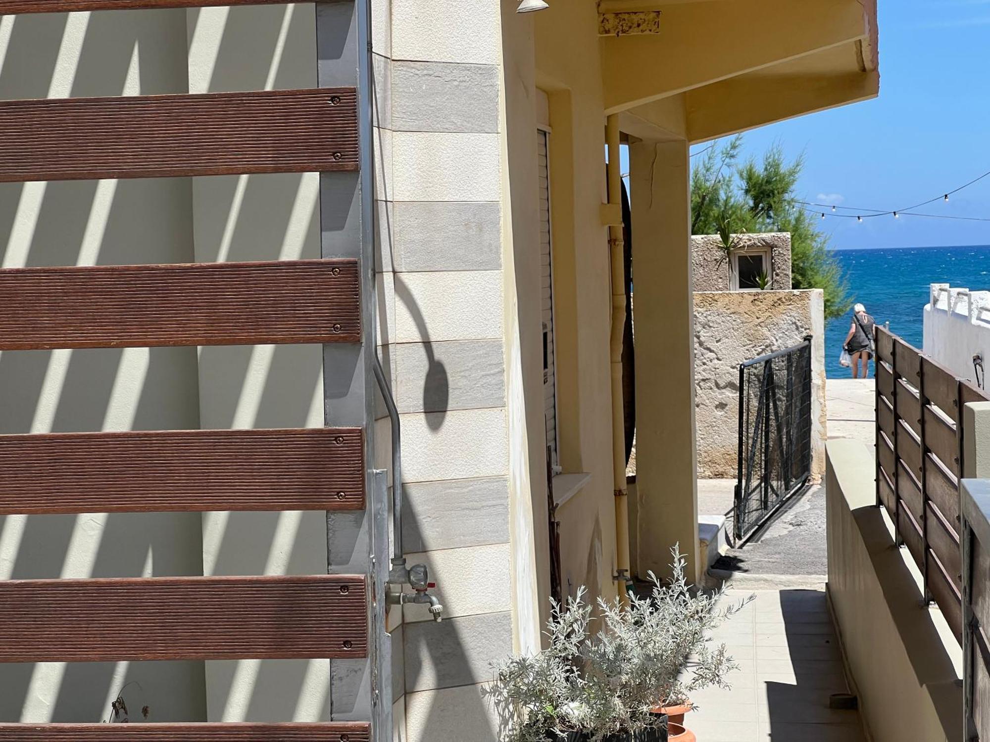 Artemis Rooms Two Steps By The Sea Platanés المظهر الخارجي الصورة