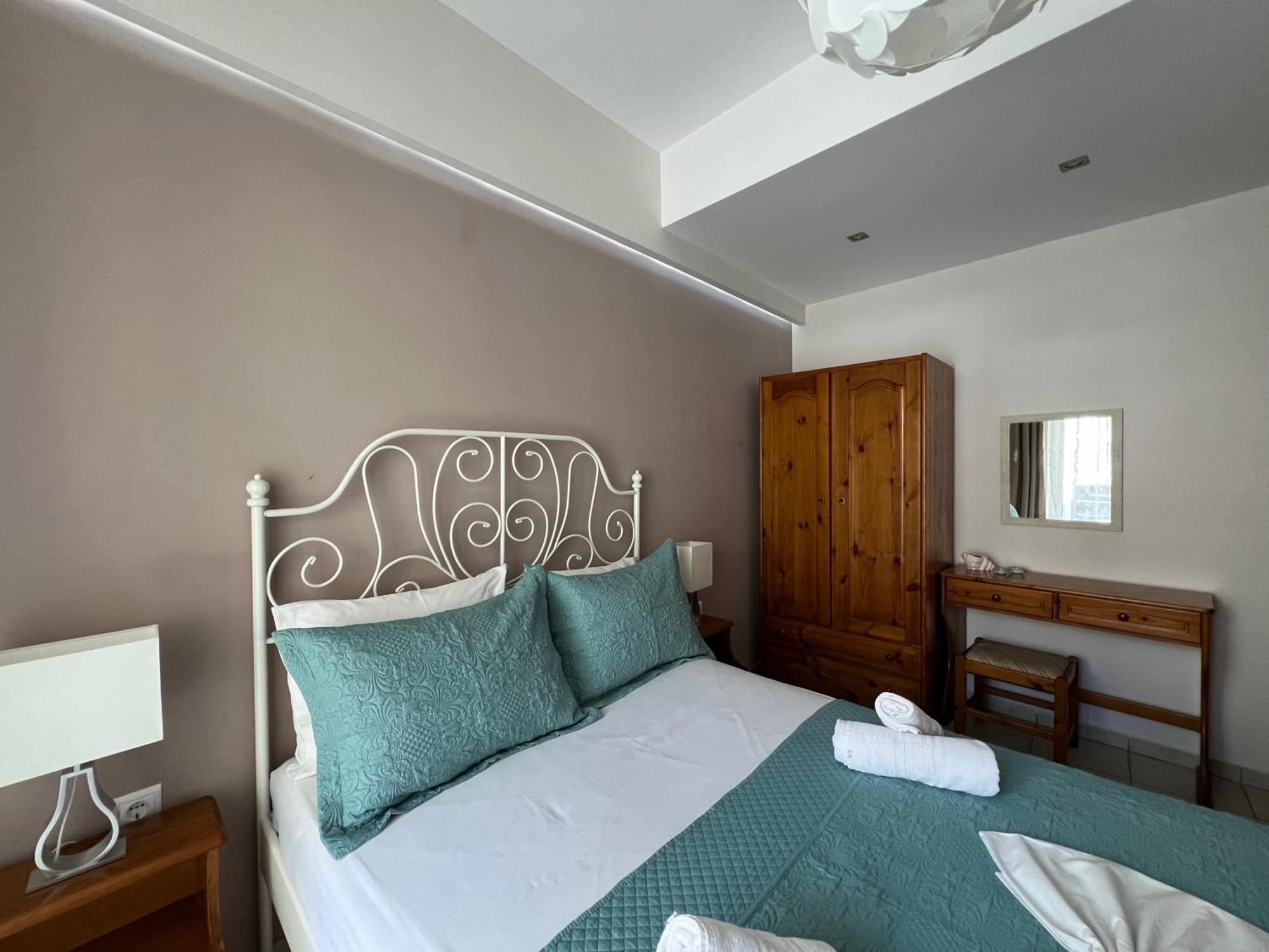 Artemis Rooms Two Steps By The Sea Platanés المظهر الخارجي الصورة