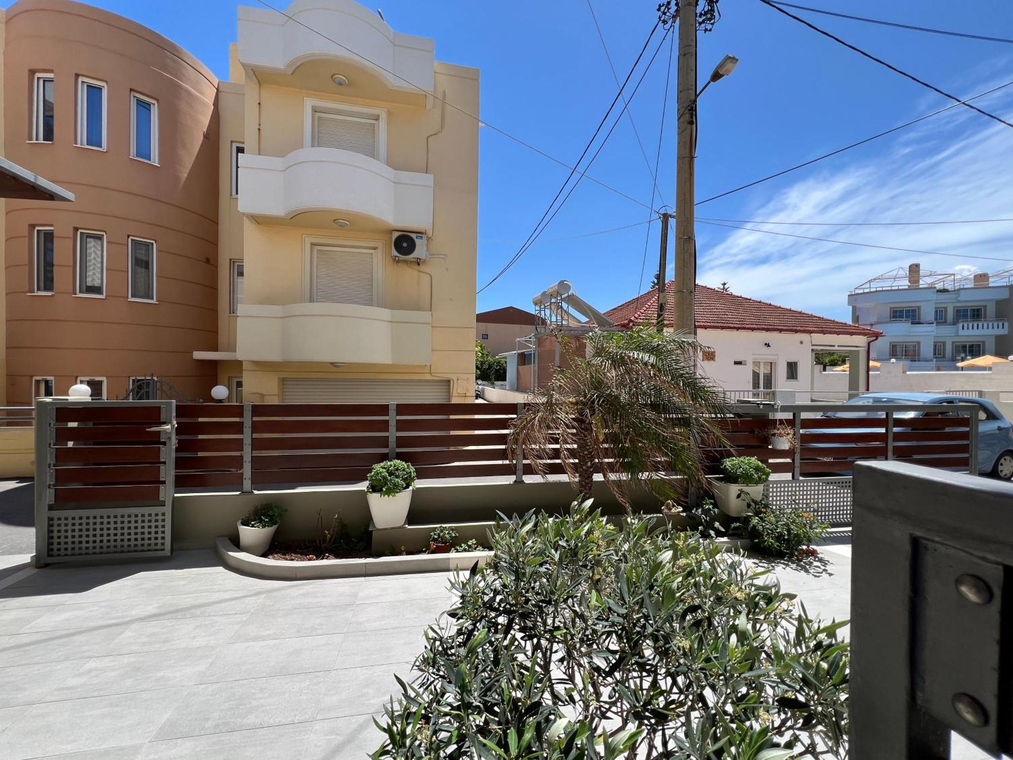 Artemis Rooms Two Steps By The Sea Platanés المظهر الخارجي الصورة